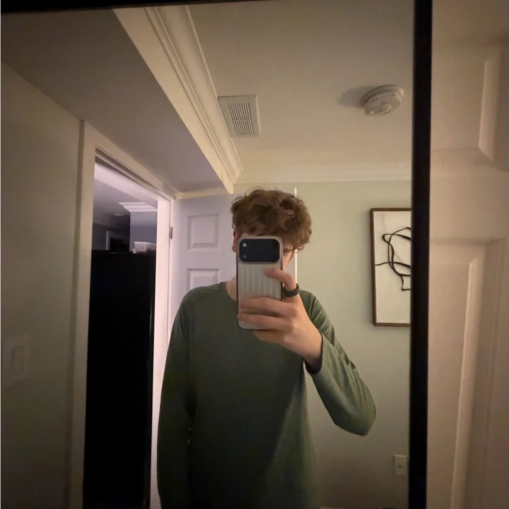 Lululemon metal vent long sleeve - Picture 3 of 3